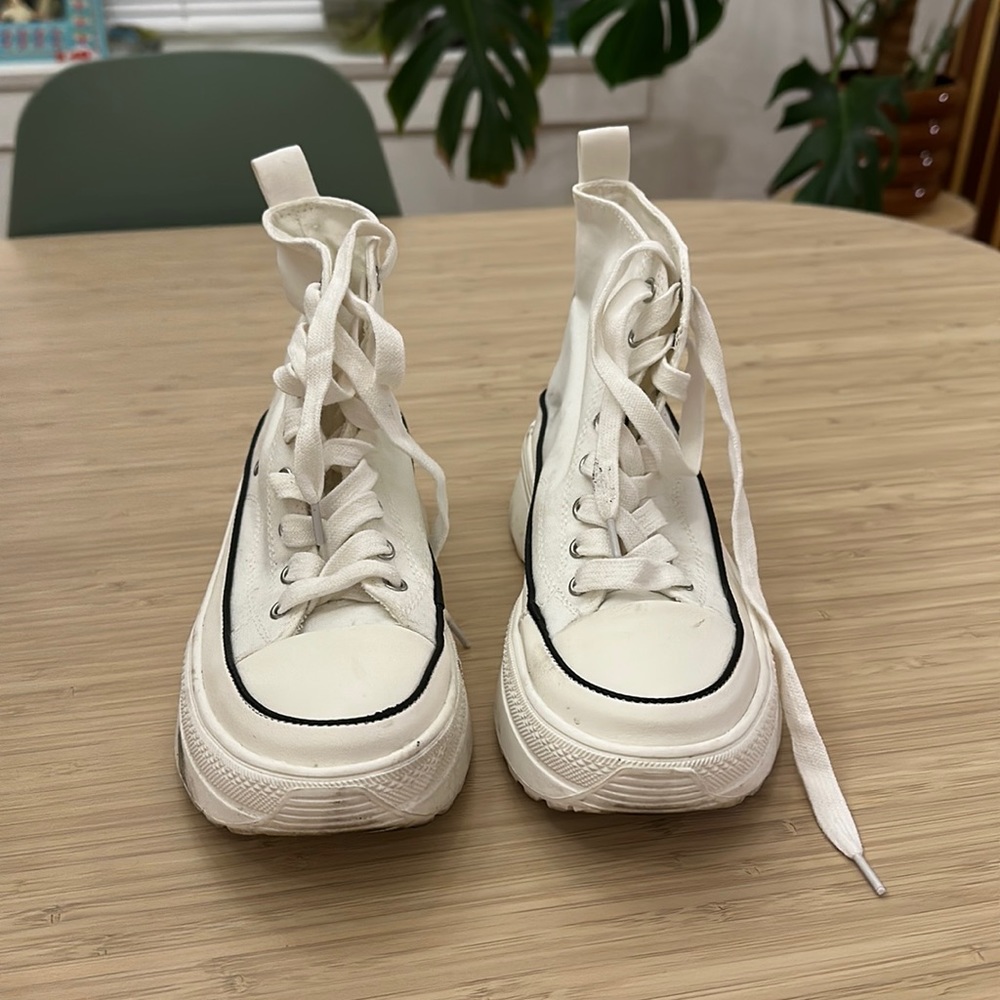 Madden Girl Mollie Platform High Tops - Picture 2 of 6